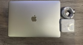 Good
													MacBook Air 2018 - 13" - I5, Silver, 512 GB, 16 GB, photo 2 of 7