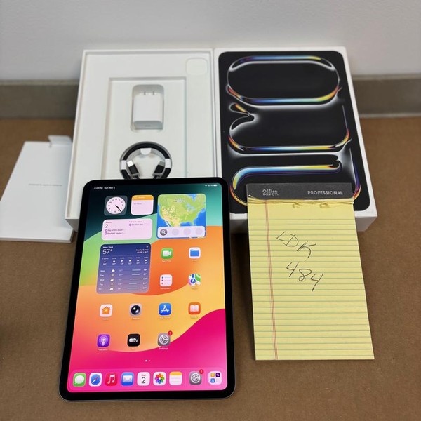 Apple iPad Pro 11 inch (M4) 2024 - Wi-Fi, 256 GB, Black, 8 GB, A2836, Standard Glass