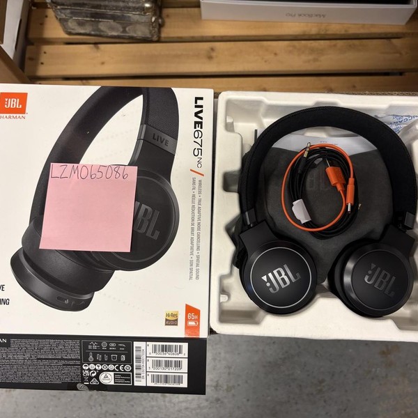 JBL Live 675NC - Black