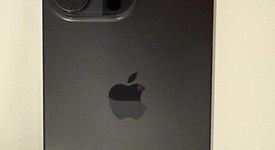 Mint
													Apple iPhone 15 Pro Max - Unlocked, Black, 256 GB, A2849, photo 4 of 10