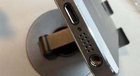 Good
													Apple iPhone 5 - Unlocked, White, 16 GB, A1428, photo 4 of 6