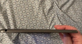 Fair
													Apple iPad 8th Gen - Wi-Fi, Silver, 32 GB, A2270, photo 5 of 9