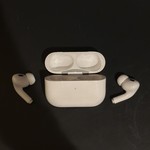 Used Apple AirPods Pro 2 - USB-C