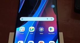 Fair
													Motorola Edge Plus (2022) - Unlocked Non-US, Blue, 512 GB, 8 GB, photo 1 of 9