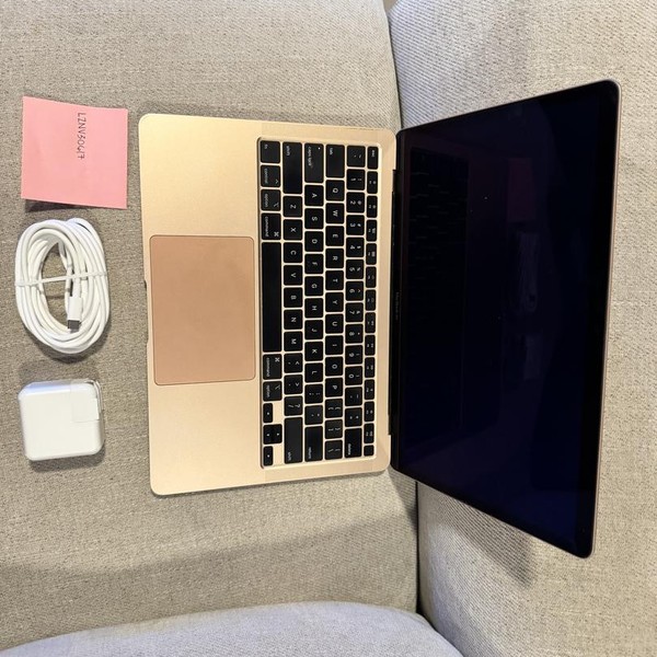 MacBook Air 2020 - 13 inch - I3, Gold, 256 GB, 8 GB