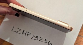 Mint
													Google Pixel 8 - T-Mobile, Rose, 128 GB, 8 GB, G9BQD, Sub-6 5G, photo 4 of 6