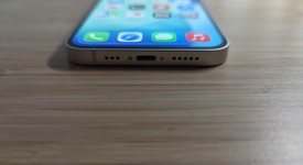 Good
													Apple iPhone 13 - Unlocked, Starlight, 256 GB, A2482, photo 3 of 12