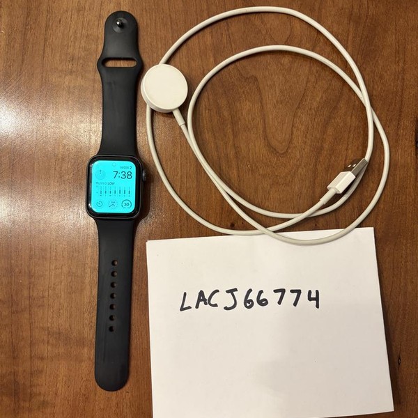 Apple Watch SE 1st Gen 40mm - Gray, A2351 - GPS, Aluminum