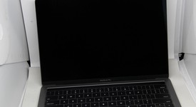 Fair
													MacBook Pro 2017 (With Touch Bar) - 13" - Gray, 512 GB, 8 GB, photo 4 of 10