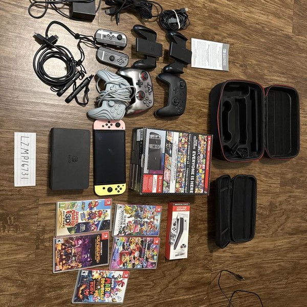 Nintendo Switch - OLED - 64 GB, Black, Super Smash Bros.