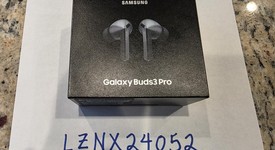 New
													Samsung Galaxy Buds3 Pro - Silver, photo 1 of 5