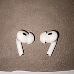 Used Apple AirPods Pro 2 - Lightning