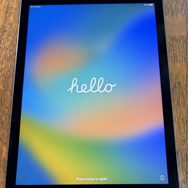Apple iPad Pro 9.7 inch - Unlocked, 32 GB, Silver, A1674