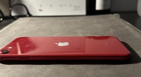 Good
													Apple iPhone SE 3rd Gen 2022 - Unlocked, Red, 64 GB, A2595, photo 2 of 7