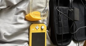 Good
													Nintendo Switch Lite - Yellow, photo 4 of 6