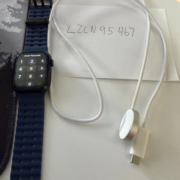 Apple Watch Series 7 45mm - Black, A2474 - GPS, Aluminum