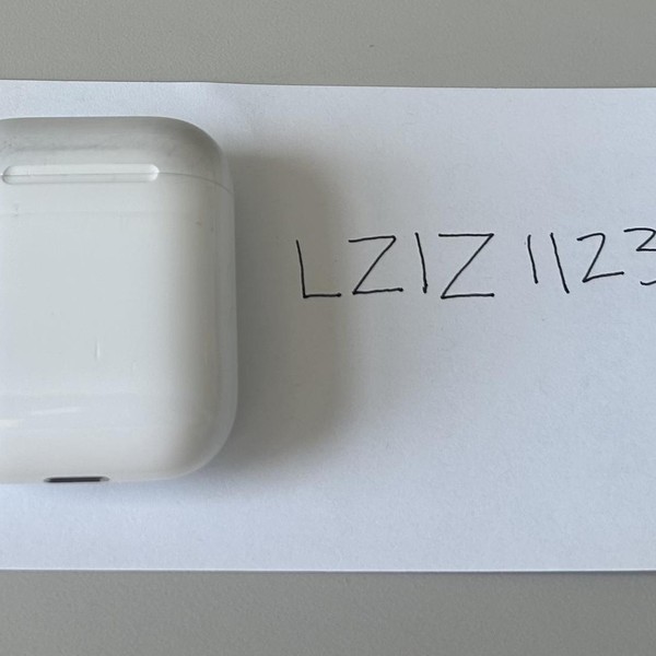 Apple AirPods 2nd Gen - Lightning Case
