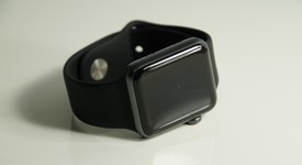Fair
													Apple Watch Series 3 42mm - Unlocked, Gray, A1861, Aluminum, photo 4 of 7