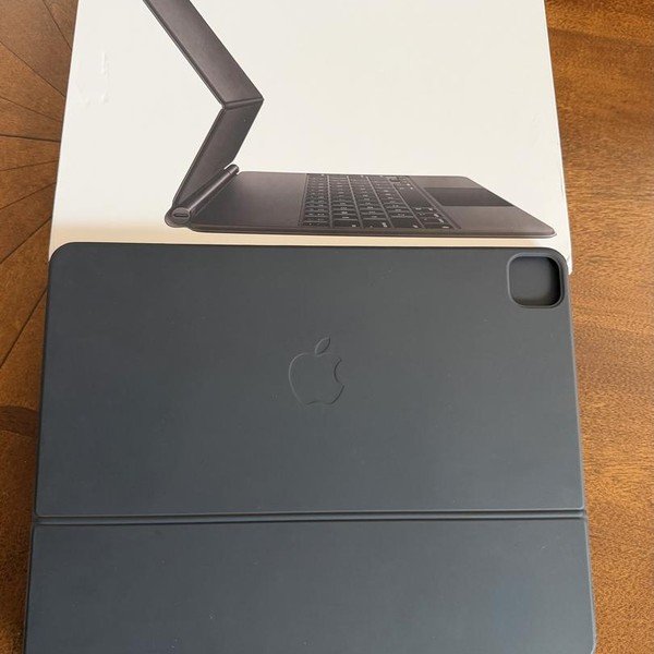 Apple Magic Keyboard for iPad Pro - Black