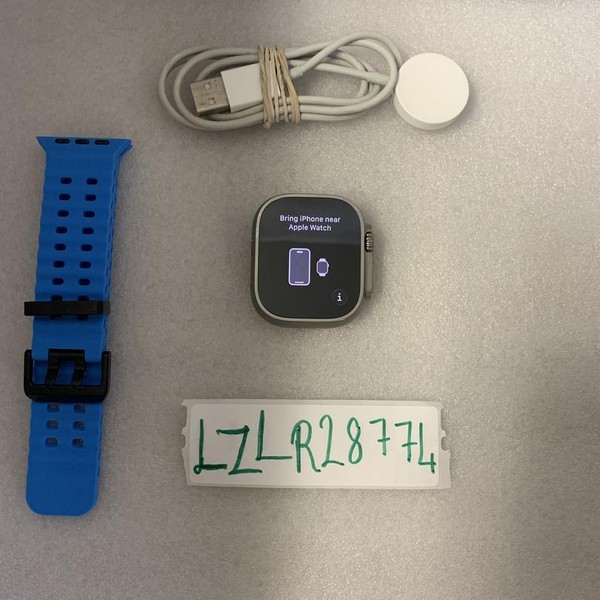 Apple Watch Ultra 49mm - Unlocked, Titanium, A2622