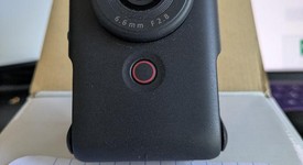 Mint
													Canon PowerShot V10 - Black, photo 1 of 4