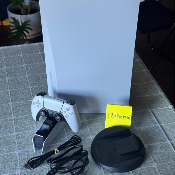 PlayStation 5 Standard Edition (2020) - 825 GB, White, Standard Edition