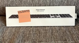 Used
													Apple Magic Keyboard - Touch ID and Numeric Keypad - Black, photo 4 of 4