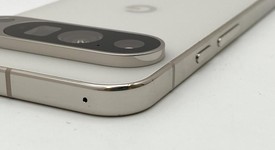 Fair
													Google Pixel 9 Pro - Unlocked, Porcelain, 128 GB, 16 GB, GR83Y, photo 4 of 7