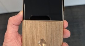 Good
													Motorola Razr Ultra (2025) - Unlocked, PANTONE Mountain Trail, 1 TB, 16 GB, photo 5 of 5