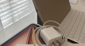 Mint
													Apple iPad Air 13" (M3) 2025 - Unlocked, Starlight, 256 GB, photo 5 of 7