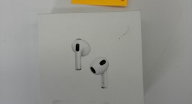 Used
													Apple AirPods 3rd Gen - Lightning Case, photo 6 of 6