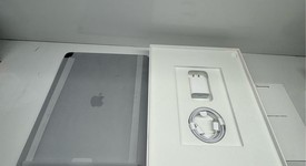 Mint
													Apple iPad Air 13" (M3) 2025 - Unlocked, Gray, 256 GB, photo 4 of 4
