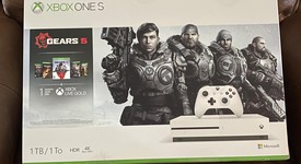 Mint
													Xbox One S (2016) - White, 1 TB, All Digital Edition, photo 2 of 4