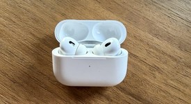 Used
													Apple AirPods Pro 2 - Lightning, photo 4 of 7