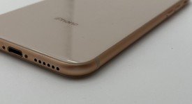 Good
													Apple iPhone 8 - Xfinity, Gold, 64 GB, A1863, photo 5 of 10