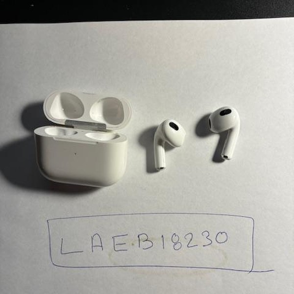 Apple AirPods (3rd Gen) - MagSafe Case