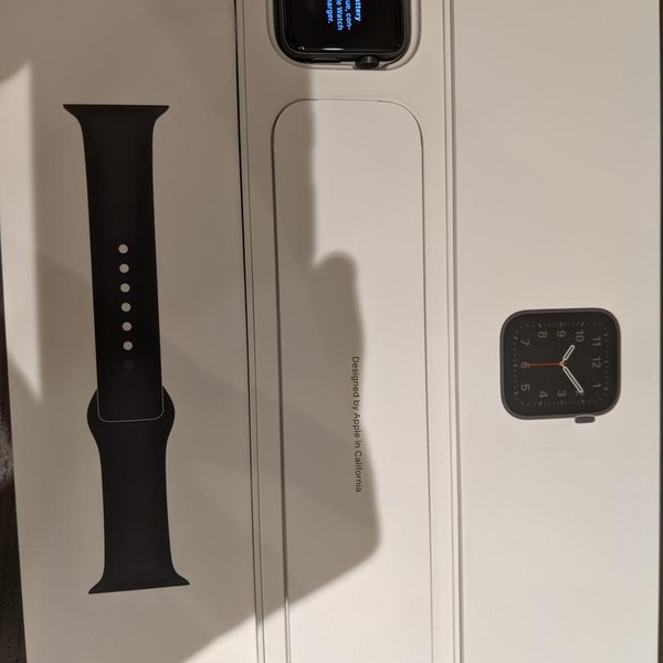 Apple Watch SE 1st Gen 44mm - Gray, A2352 - GPS, Aluminum