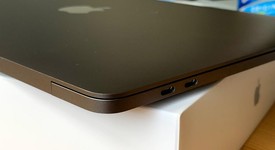 Good
													MacBook Pro 2016 (With Touch Bar) - 13" - Gray, 256 GB, 8 GB, photo 5 of 10