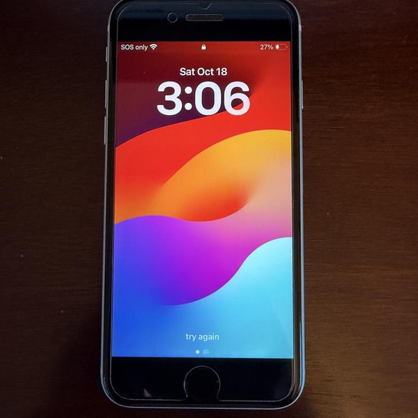 Apple iPhone SE 2nd Gen 2020 - Unlocked, 128 GB, White, A2275