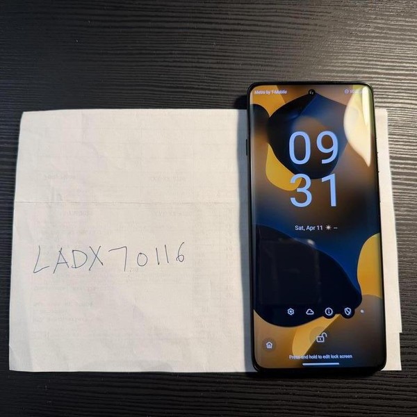 Motorola Edge (2025) - Metro by T-Mobile, 256 GB