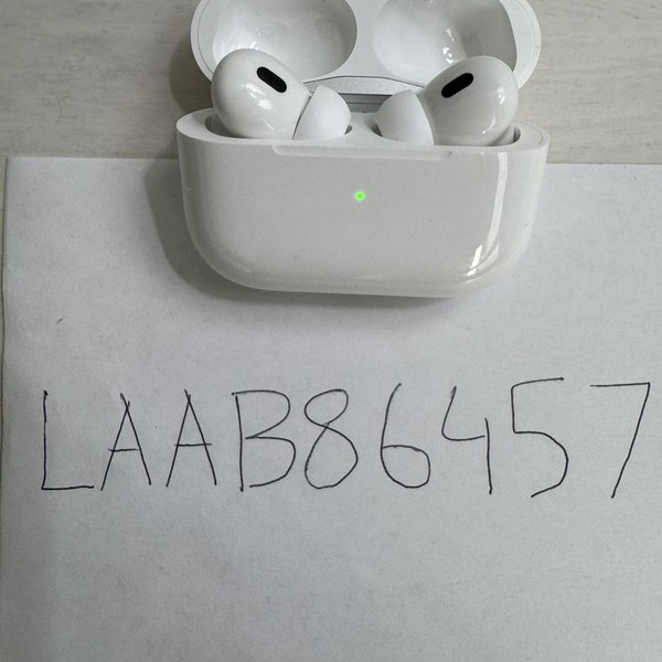 Apple AirPods Pro 2 - Lightning