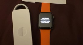Good
													Apple Watch SE 1st Gen 40mm - Unlocked, Gray, A2353 - Cellular, Aluminum, photo 1 of 4