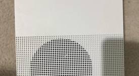 Mint
													Xbox One S (2016) - White, 1 TB, All Digital Edition, photo 5 of 6