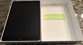 Good
													Apple iPad 8th Gen - Unlocked, Gray, 32 GB, A2428, photo 3 of 4