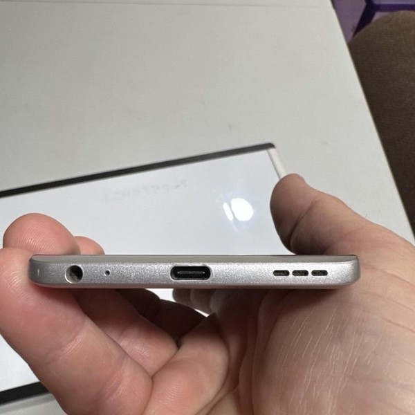 LG V20 - Verizon, 64 GB, Silver, 4 GB, VS995