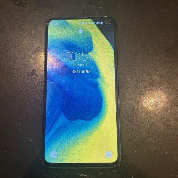 Samsung Galaxy S10e - Unlocked, Black, 128 GB, 6 GB, SM-G970U1