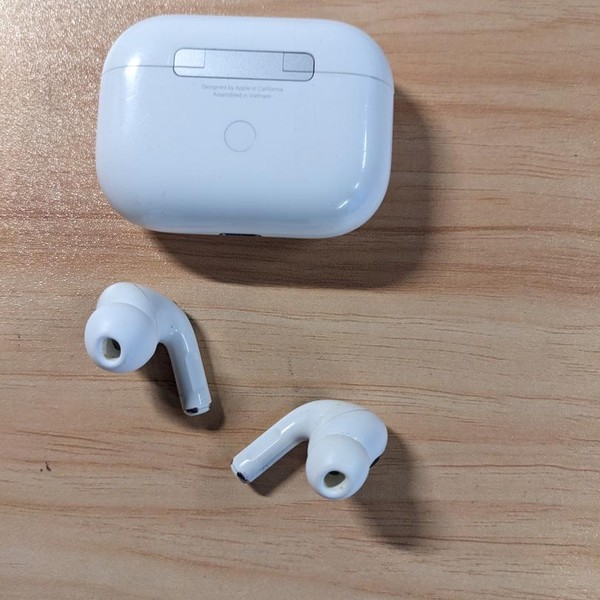 Apple AirPods Pro - MagSafe Case
