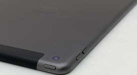 Fair
													Apple iPad 8th Gen - Unlocked, Gray, 32 GB, A2428, photo 4 of 7