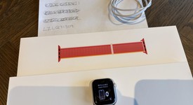 Fair
													Apple Watch SE 2nd Gen 40mm - Unlocked, Starlight, A2726 - Cellular, Aluminum, photo 1 of 5