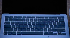Good
													MacBook Air 2020 - 13" - I5, Silver, 512 GB, 8 GB, photo 3 of 14